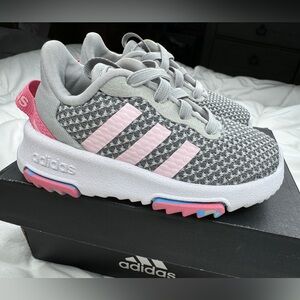 New Adidas size 5k toddler shoes